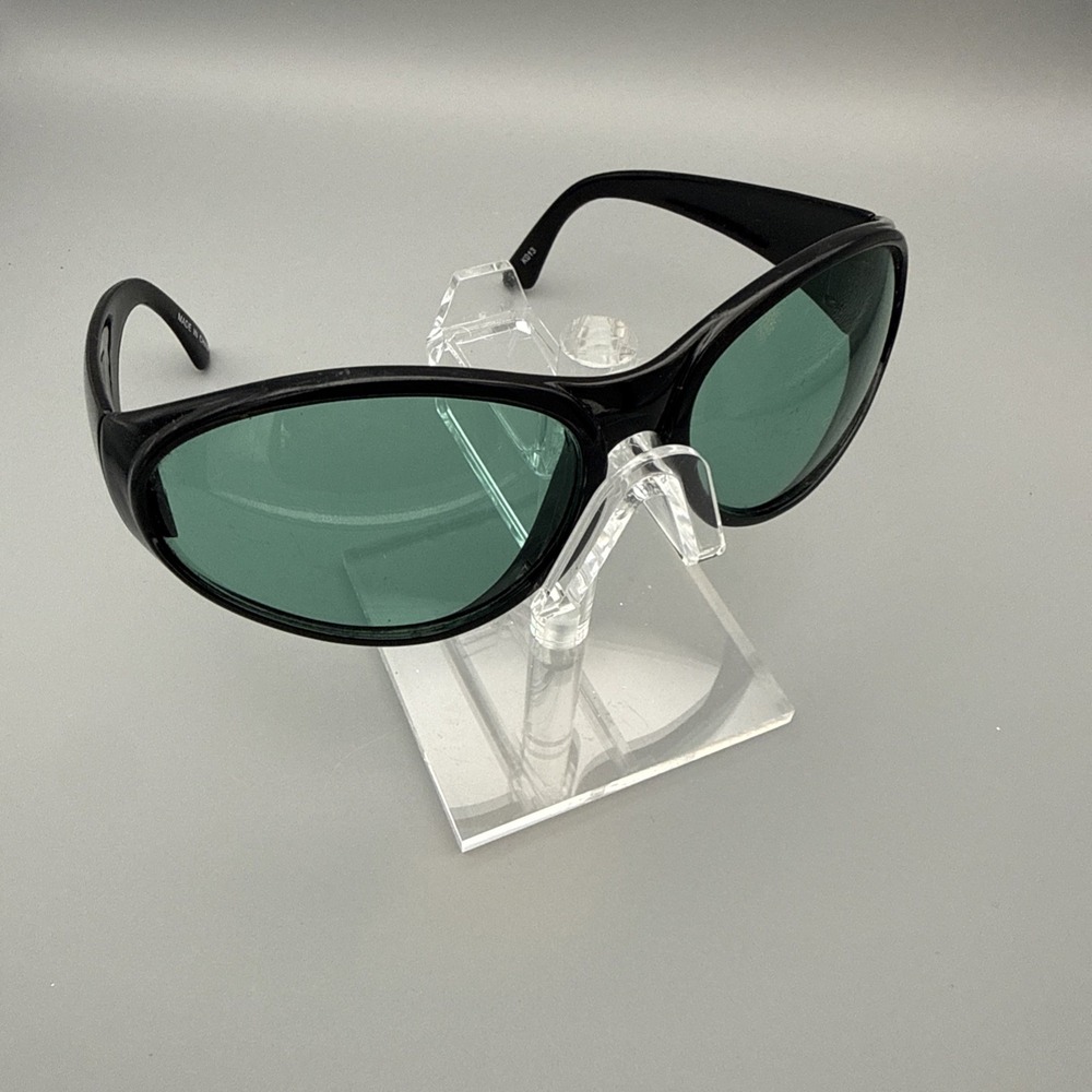 Vintage Y2K Style Exclusive Black Frame Green Lens Sunglasses Retro Hip Hop 70's